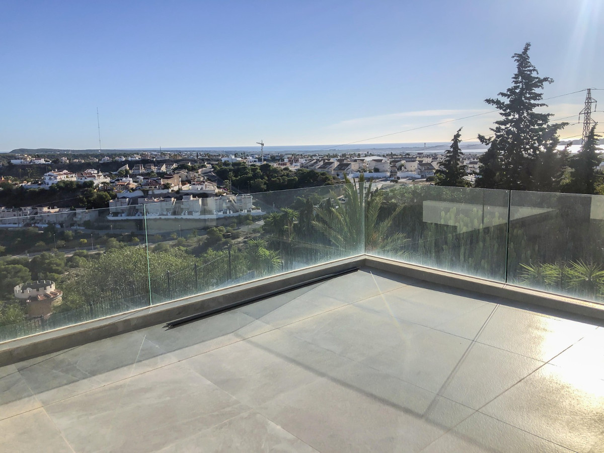 For sale - 6 Bedroom 5 Bathroom House - Detached Villa in Rojales - Ciudad Quesada  - Alicante