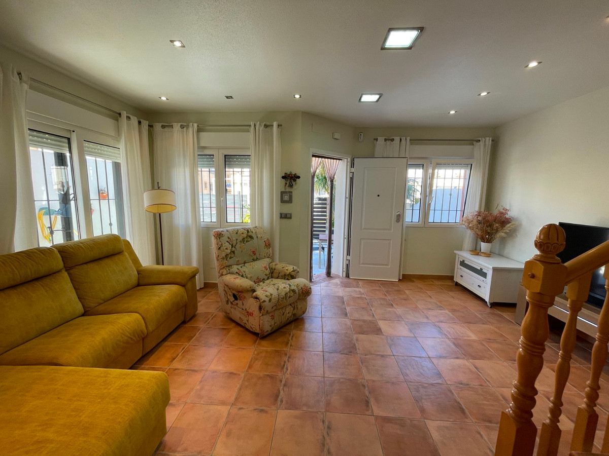 For sale - 4 Bedroom 3 Bathroom House - Townhouse in Pilar de la Horadada - Torre de la Horadada  - Alicante