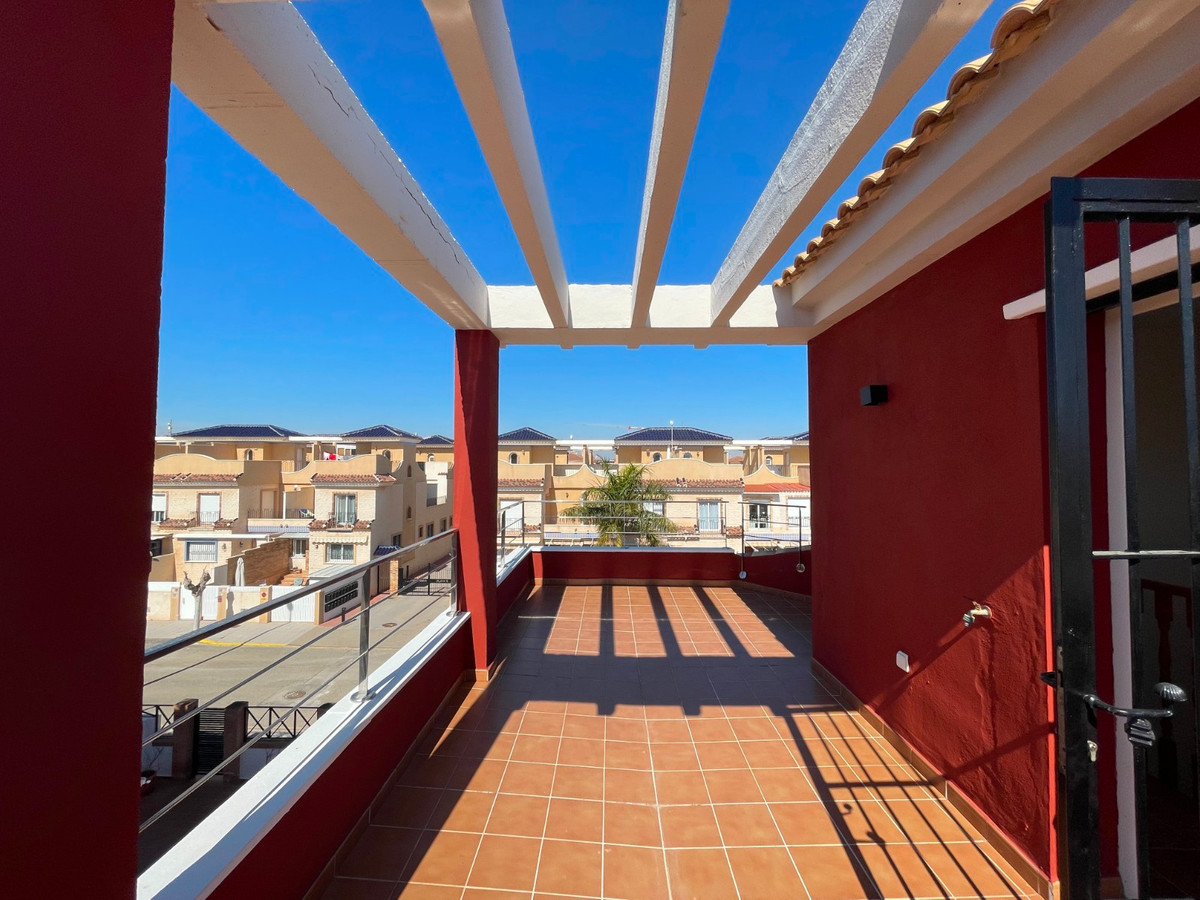 For sale - 4 Bedroom 3 Bathroom House - Townhouse in Pilar de la Horadada - Torre de la Horadada  - Alicante