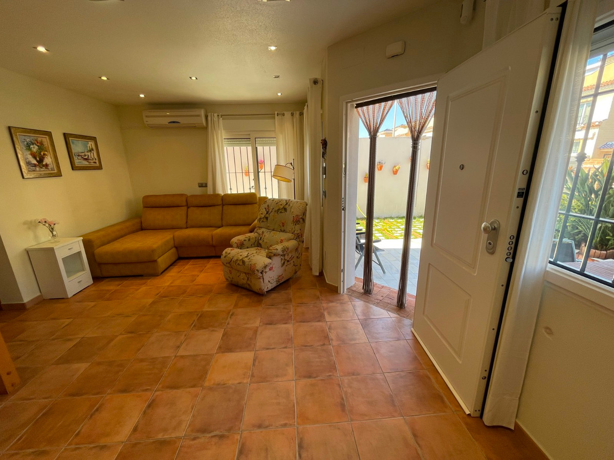 For sale - 4 Bedroom 3 Bathroom House - Townhouse in Pilar de la Horadada - Torre de la Horadada  - Alicante