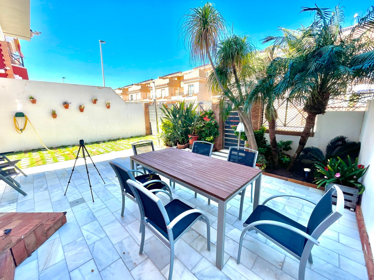 For sale - 4 Bedroom 3 Bathroom House - Townhouse in Pilar de la Horadada - Torre de la Horadada  - Alicante