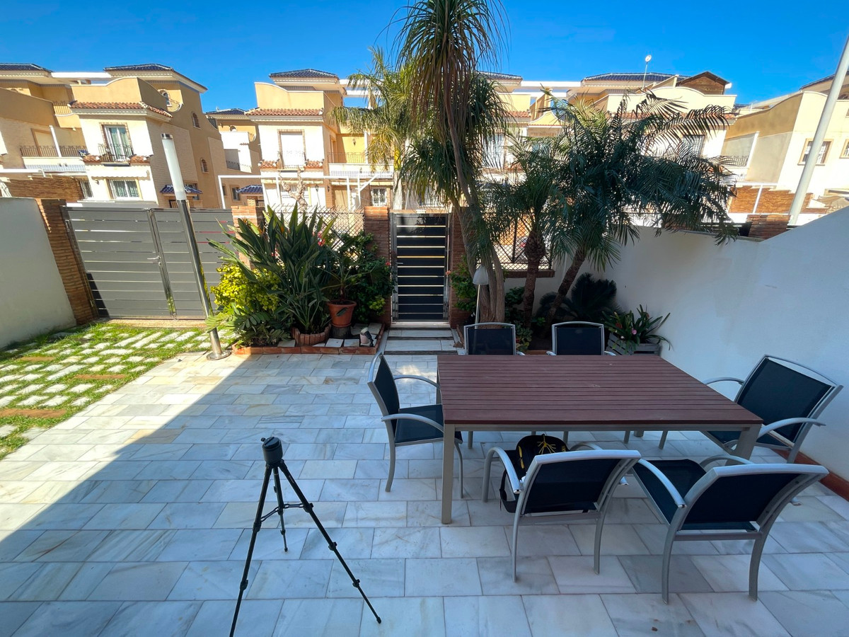 For sale - 4 Bedroom 3 Bathroom House - Townhouse in Pilar de la Horadada - Torre de la Horadada  - Alicante
