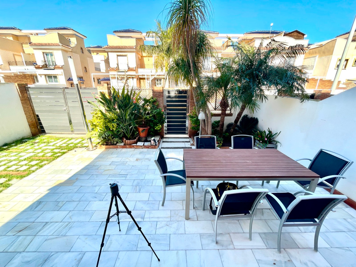 For sale - 4 Bedroom 3 Bathroom House - Townhouse in Pilar de la Horadada - Torre de la Horadada  - Alicante