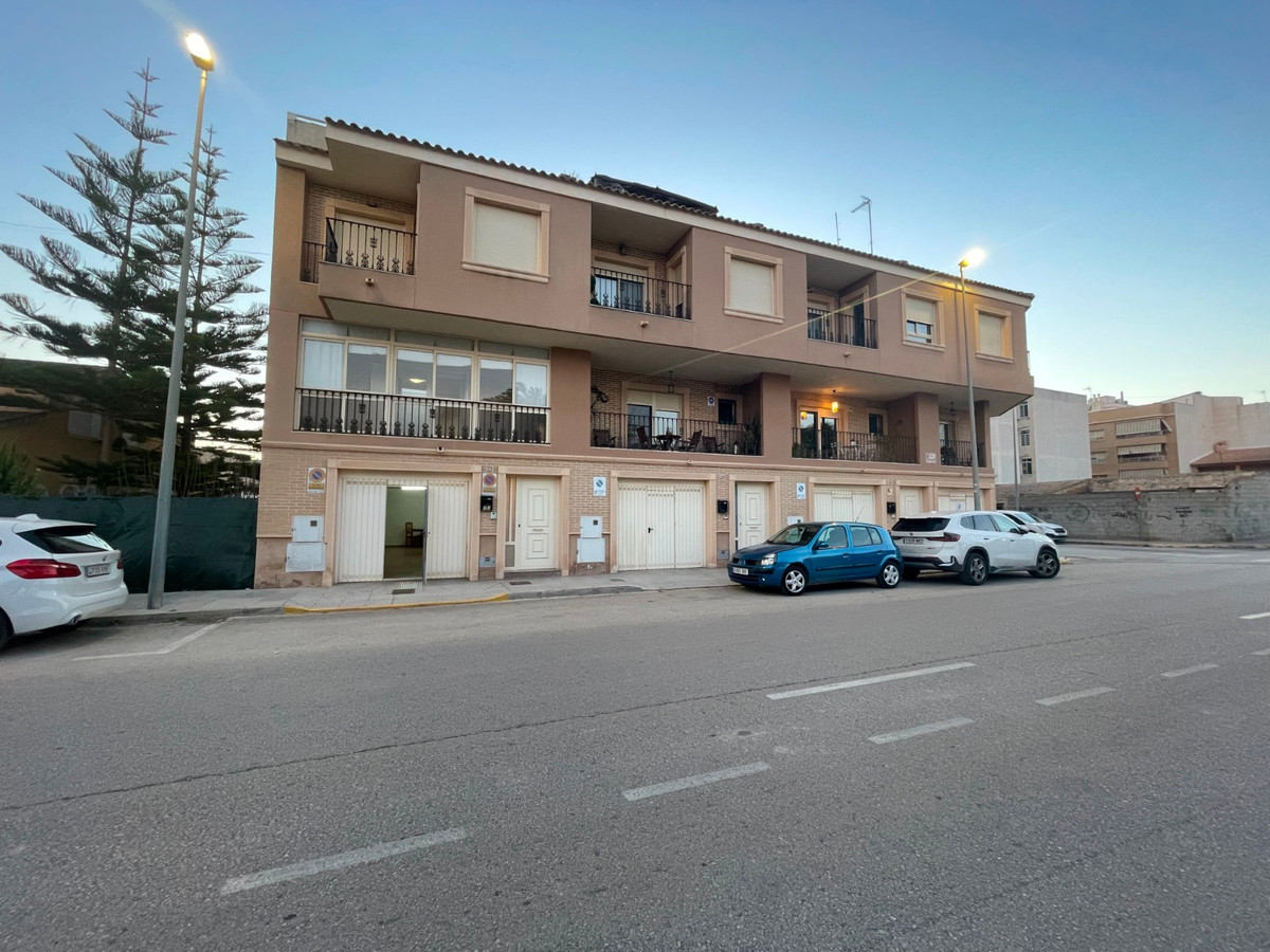 For sale - 3 Bedroom 3 Bathroom House - Detached Villa in Almoradi - Almoradi Centro  - Alicante