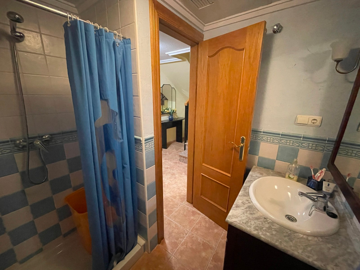 For sale - 3 Bedroom 3 Bathroom House - Detached Villa in Almoradi - Almoradi Centro  - Alicante