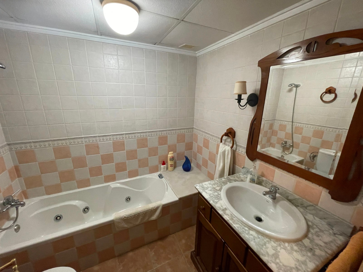 For sale - 3 Bedroom 3 Bathroom House - Detached Villa in Almoradi - Almoradi Centro  - Alicante