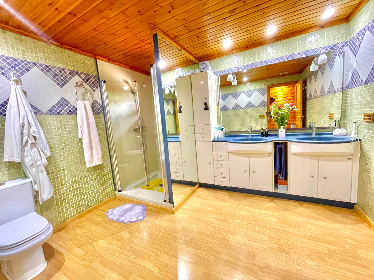For sale - 4 Bedroom 4 Bathroom House - Detached Villa in San Fulgencio - La Marina  - Alicante