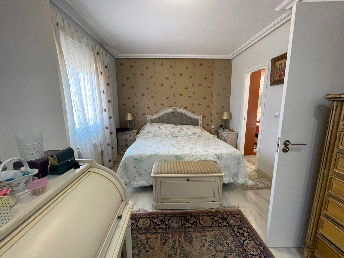 For sale - 4 Bedroom 3 Bathroom House - Detached Villa in Guardamar del Segura - Guardamar del Segura Centro  - Alicante