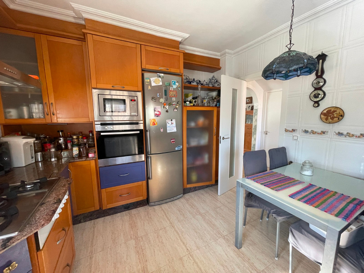For sale - 4 Bedroom 3 Bathroom House - Detached Villa in Guardamar del Segura - Guardamar del Segura Centro  - Alicante