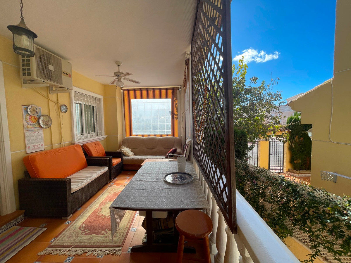 For sale - 4 Bedroom 3 Bathroom House - Detached Villa in Guardamar del Segura - Guardamar del Segura Centro  - Alicante