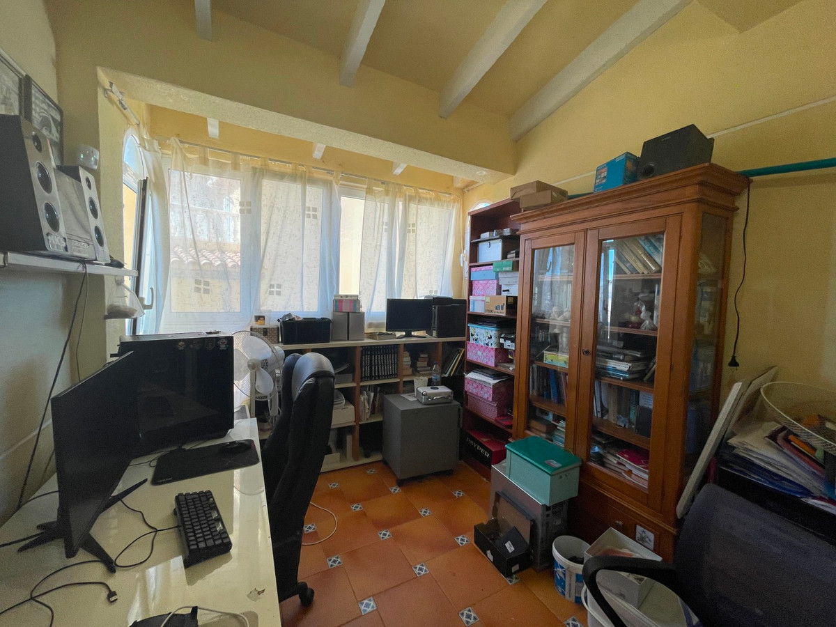 For sale - 4 Bedroom 3 Bathroom House - Detached Villa in Guardamar del Segura - Guardamar del Segura Centro  - Alicante