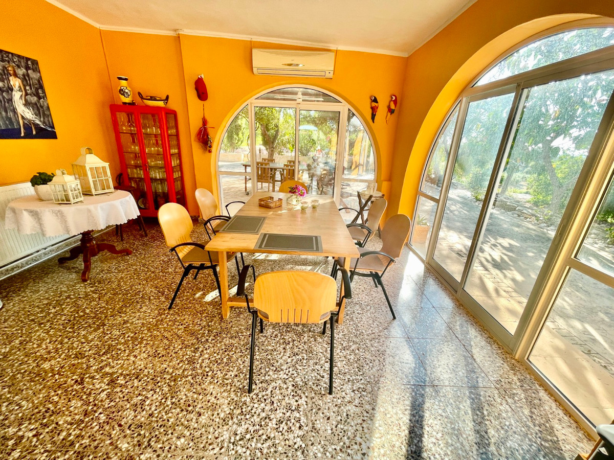 For sale - 5 Bedroom 4 Bathroom House - Finca - Cortijo in Crevillente - Crevillent - Crevillente - Crevillent Centro  - Alicante