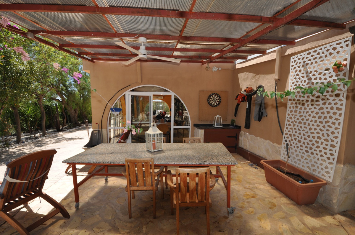 For sale - 5 Bedroom 4 Bathroom House - Finca - Cortijo in Crevillente - Crevillent - Crevillente - Crevillent Centro  - Alicante