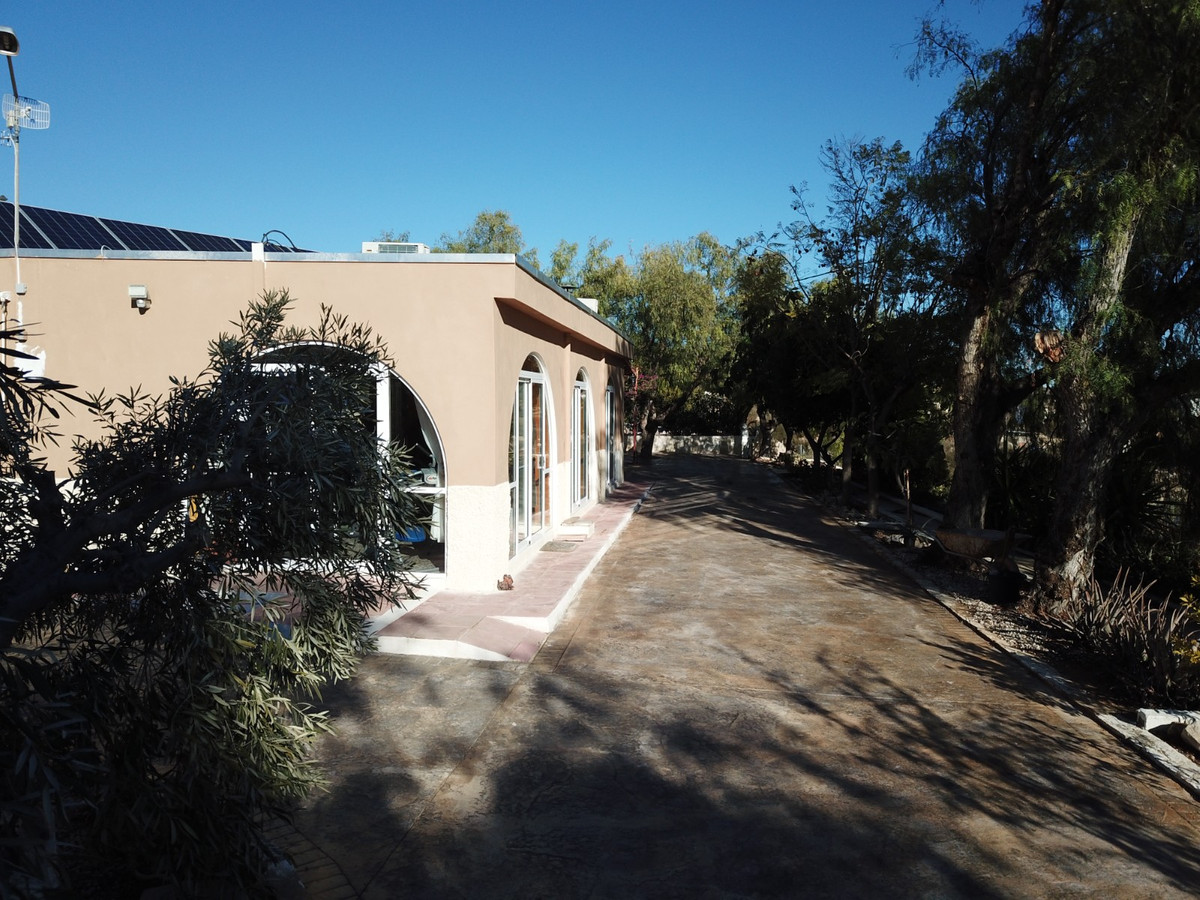 For sale - 5 Bedroom 4 Bathroom House - Finca - Cortijo in Crevillente - Crevillent - Crevillente - Crevillent Centro  - Alicante