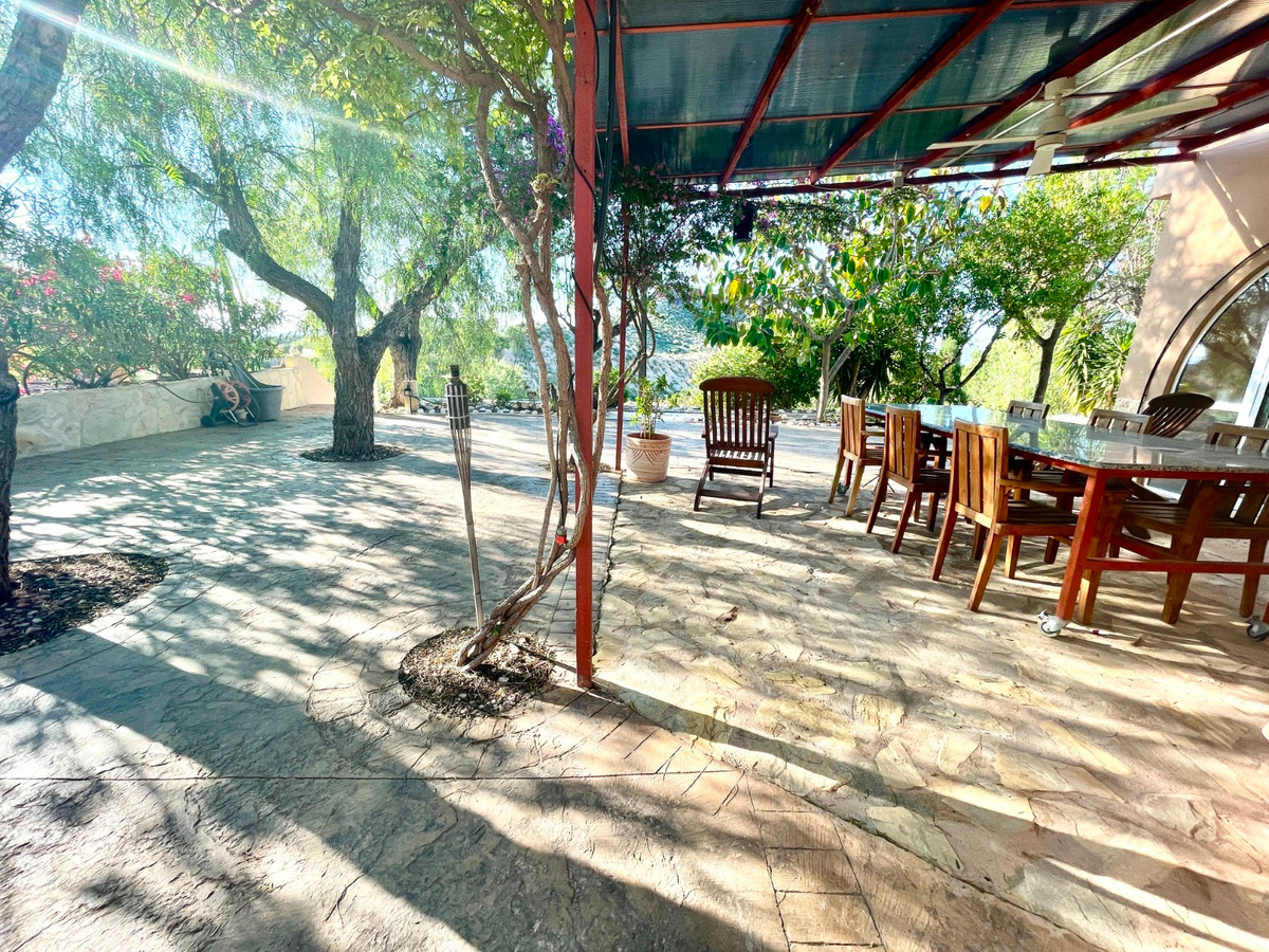 For sale - 5 Bedroom 4 Bathroom House - Finca - Cortijo in Crevillente - Crevillent - Crevillente - Crevillent Centro  - Alicante