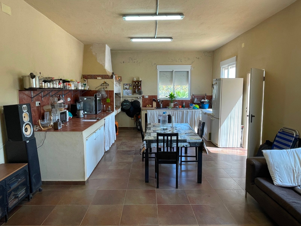 For sale - 4 Bedroom 2 Bathroom House - Detached Villa in Crevillente - Crevillent - Crevillente - Crevillent Centro  - Alicante