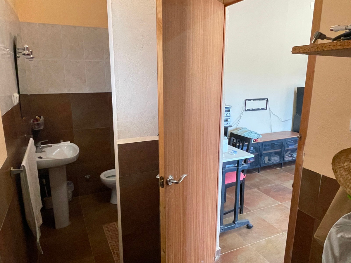 For sale - 4 Bedroom 2 Bathroom House - Detached Villa in Crevillente - Crevillent - Crevillente - Crevillent Centro  - Alicante