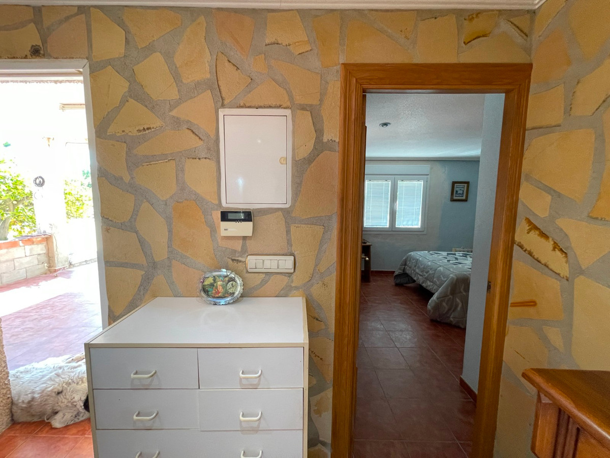 For sale - 4 Bedroom 2 Bathroom House - Detached Villa in Crevillente - Crevillent - Crevillente - Crevillent Centro  - Alicante