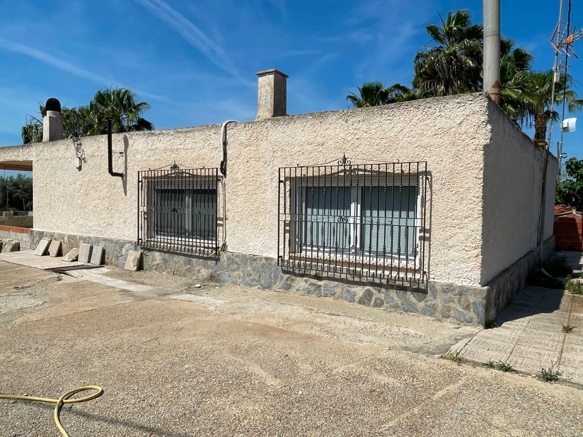 For sale - 4 Bedroom 2 Bathroom House - Detached Villa in Crevillente - Crevillent - Crevillente - Crevillent Centro  - Alicante