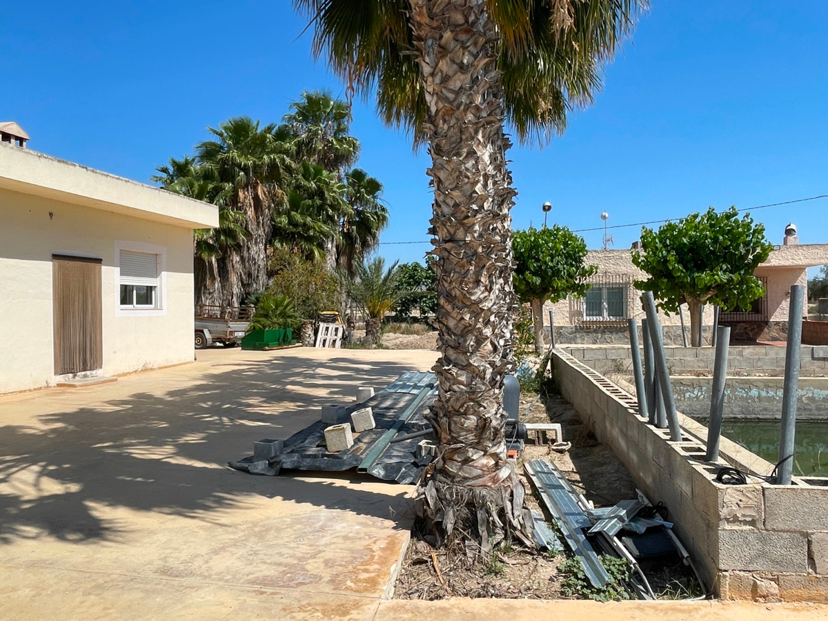 For sale - 4 Bedroom 2 Bathroom House - Detached Villa in Crevillente - Crevillent - Crevillente - Crevillent Centro  - Alicante