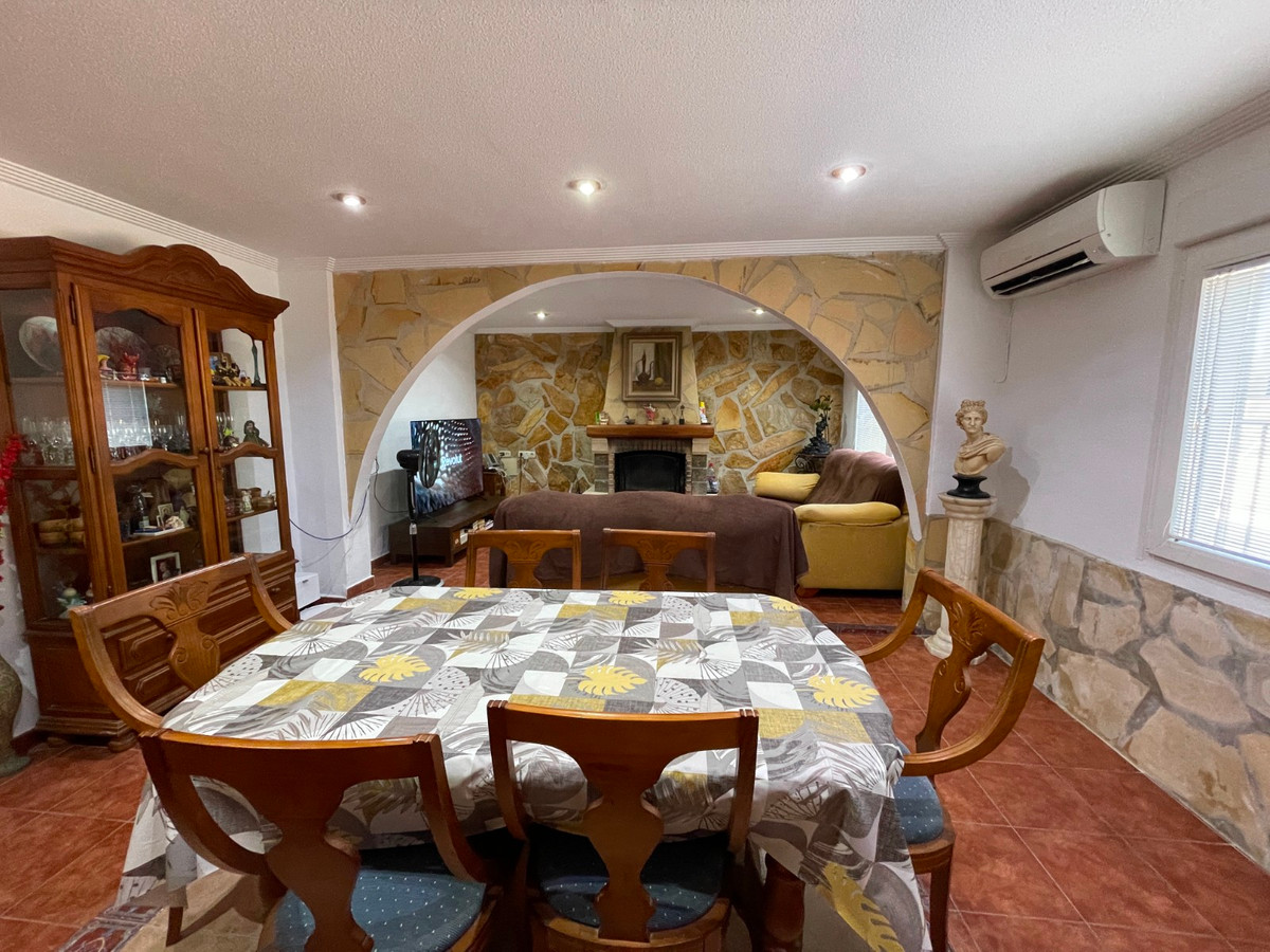 For sale - 4 Bedroom 2 Bathroom House - Detached Villa in Crevillente - Crevillent - Crevillente - Crevillent Centro  - Alicante