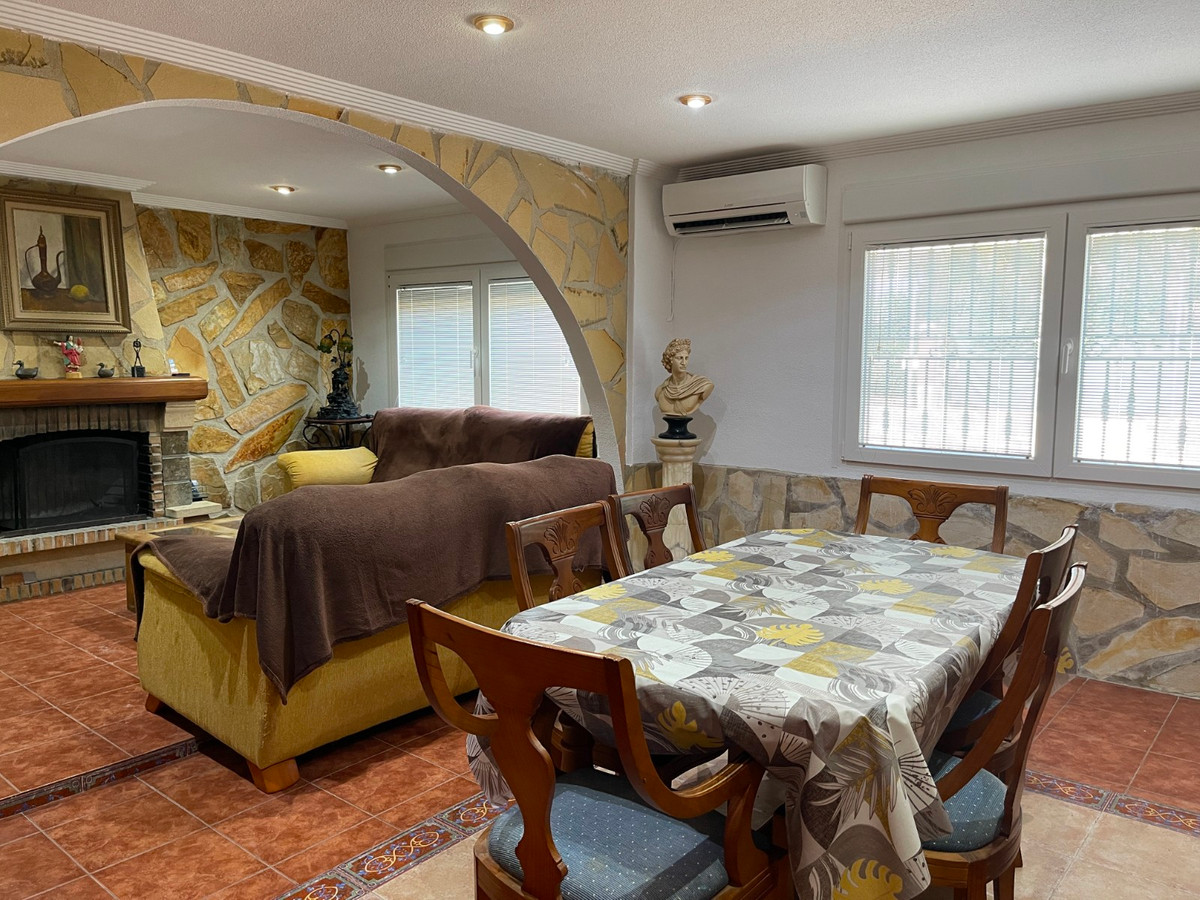 For sale - 4 Bedroom 2 Bathroom House - Detached Villa in Crevillente - Crevillent - Crevillente - Crevillent Centro  - Alicante