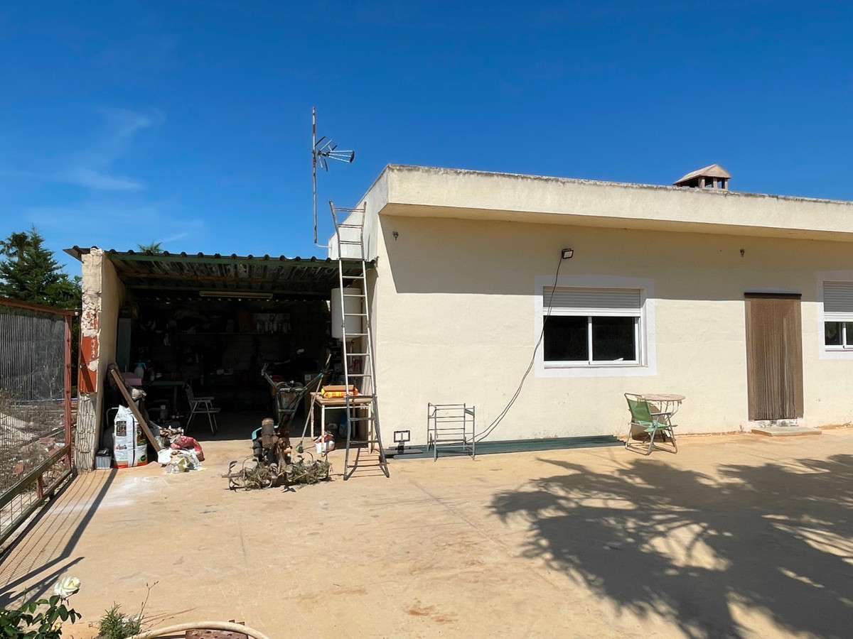 For sale - 4 Bedroom 2 Bathroom House - Detached Villa in Crevillente - Crevillent - Crevillente - Crevillent Centro  - Alicante