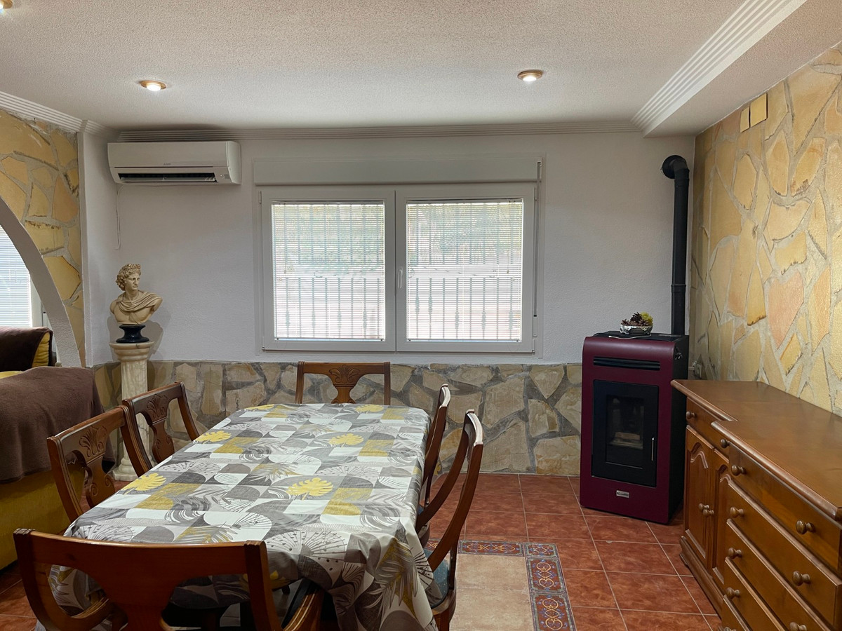 For sale - 4 Bedroom 2 Bathroom House - Detached Villa in Crevillente - Crevillent - Crevillente - Crevillent Centro  - Alicante