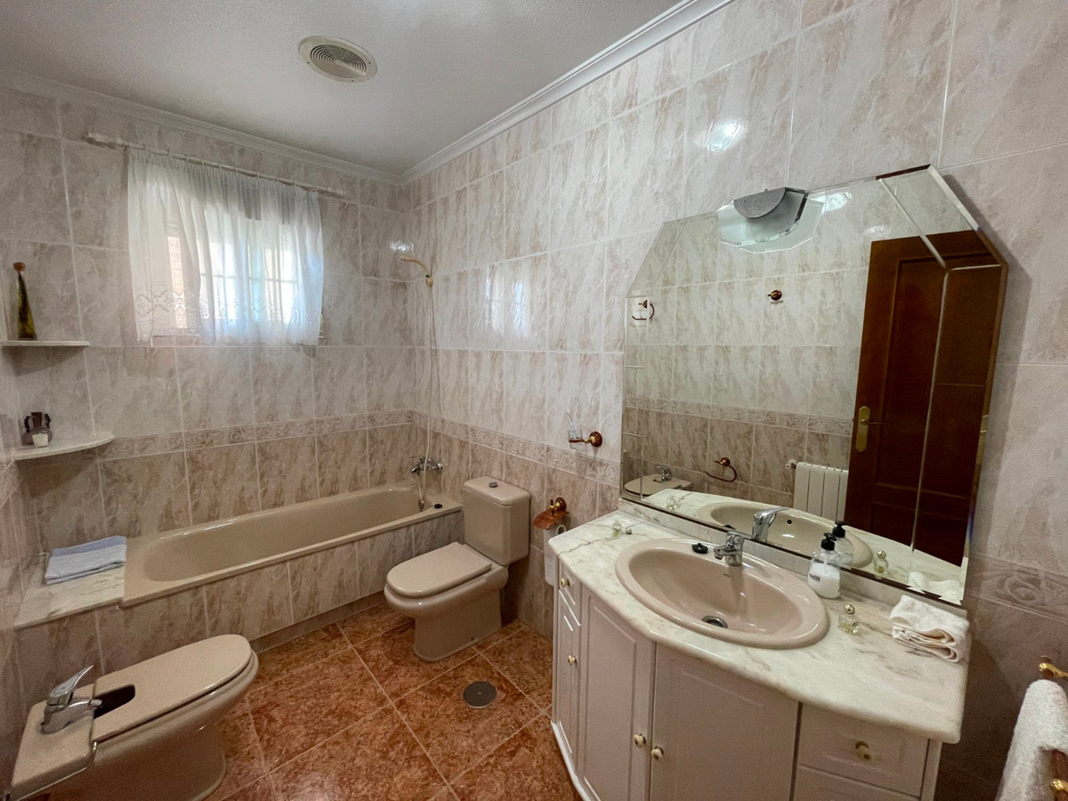 For sale - 5 Bedroom 3 Bathroom House - Townhouse in Formentera del Segura - Formentera del Segura Centro  - Alicante