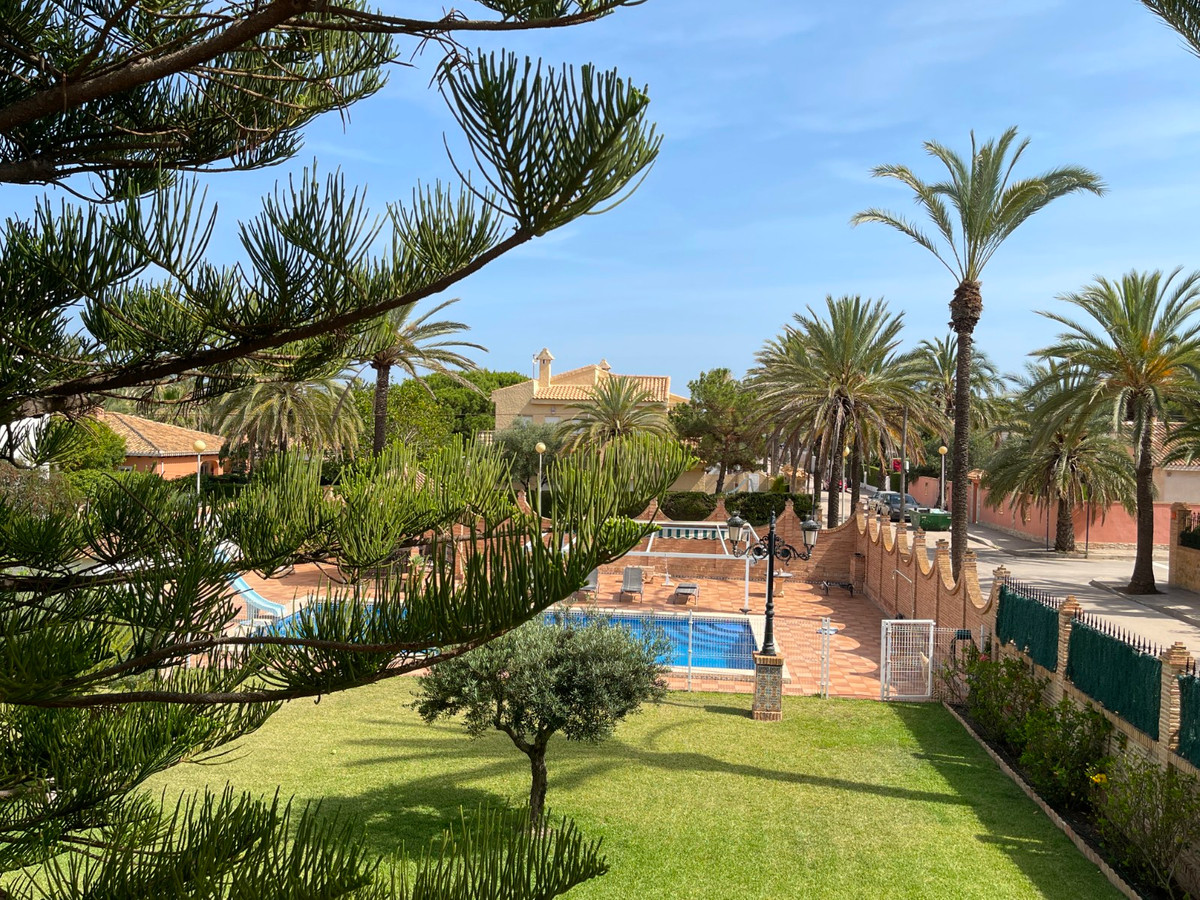 For sale - 8 Bedroom 4 Bathroom House - Detached Villa in Orihuela - Cabo Roig  - Alicante