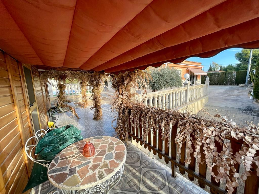 For sale - 7 Bedroom 4 Bathroom House - Detached Villa in Albatera - Albatera Centro  - Alicante