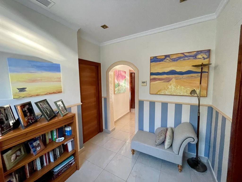 For sale - 7 Bedroom 4 Bathroom House - Detached Villa in Albatera - Albatera Centro  - Alicante