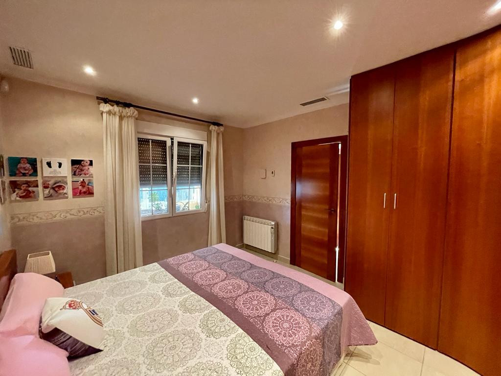 For sale - 7 Bedroom 4 Bathroom House - Detached Villa in Albatera - Albatera Centro  - Alicante