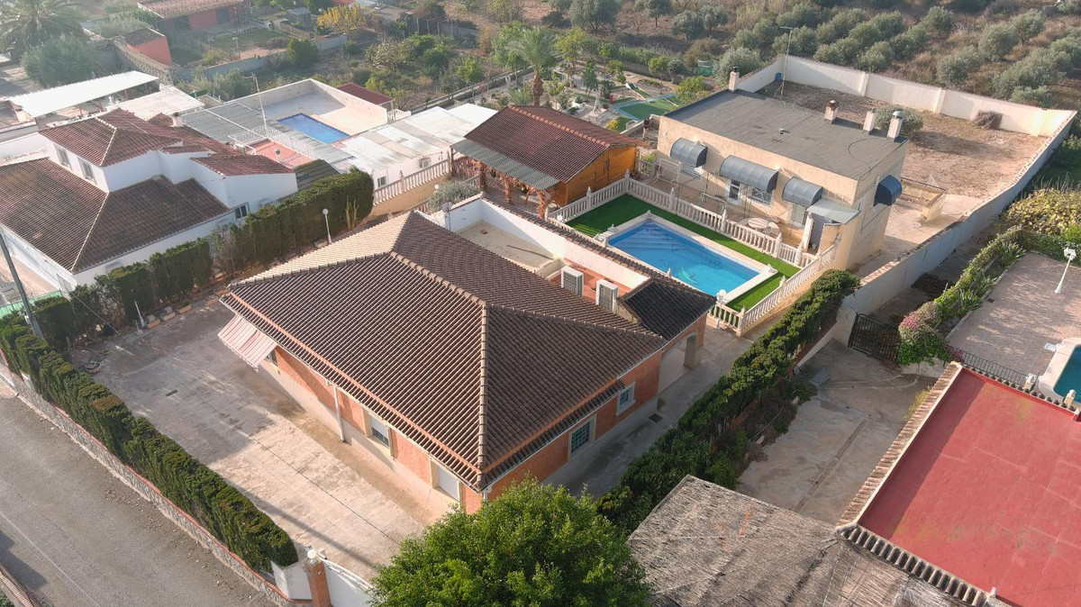 For sale - 7 Bedroom 4 Bathroom House - Detached Villa in Albatera - Albatera Centro  - Alicante