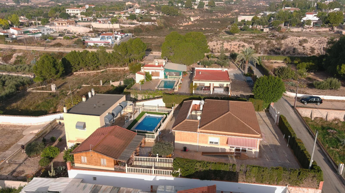 For sale - 7 Bedroom 4 Bathroom House - Detached Villa in Albatera - Albatera Centro  - Alicante