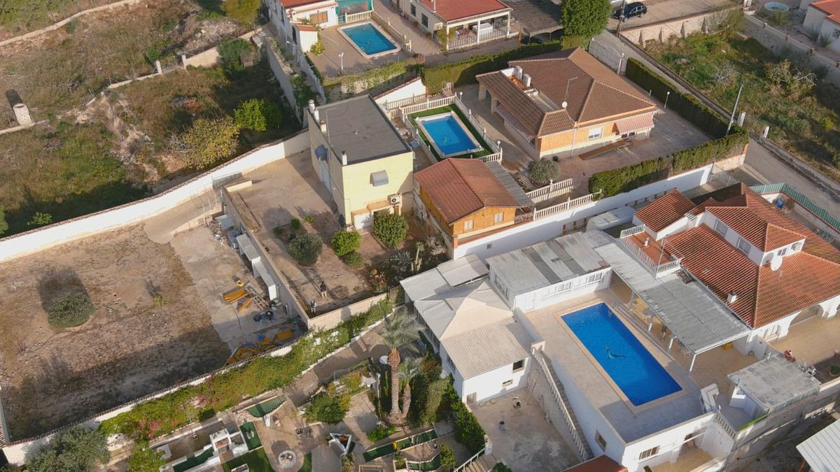 For sale - 7 Bedroom 4 Bathroom House - Detached Villa in Albatera - Albatera Centro  - Alicante