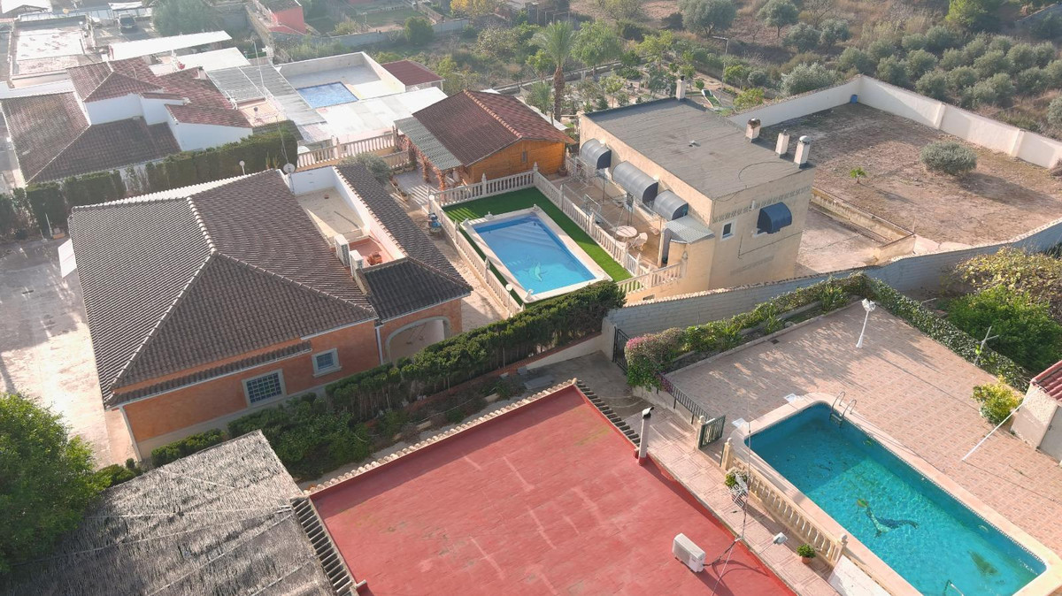 For sale - 7 Bedroom 4 Bathroom House - Detached Villa in Albatera - Albatera Centro  - Alicante