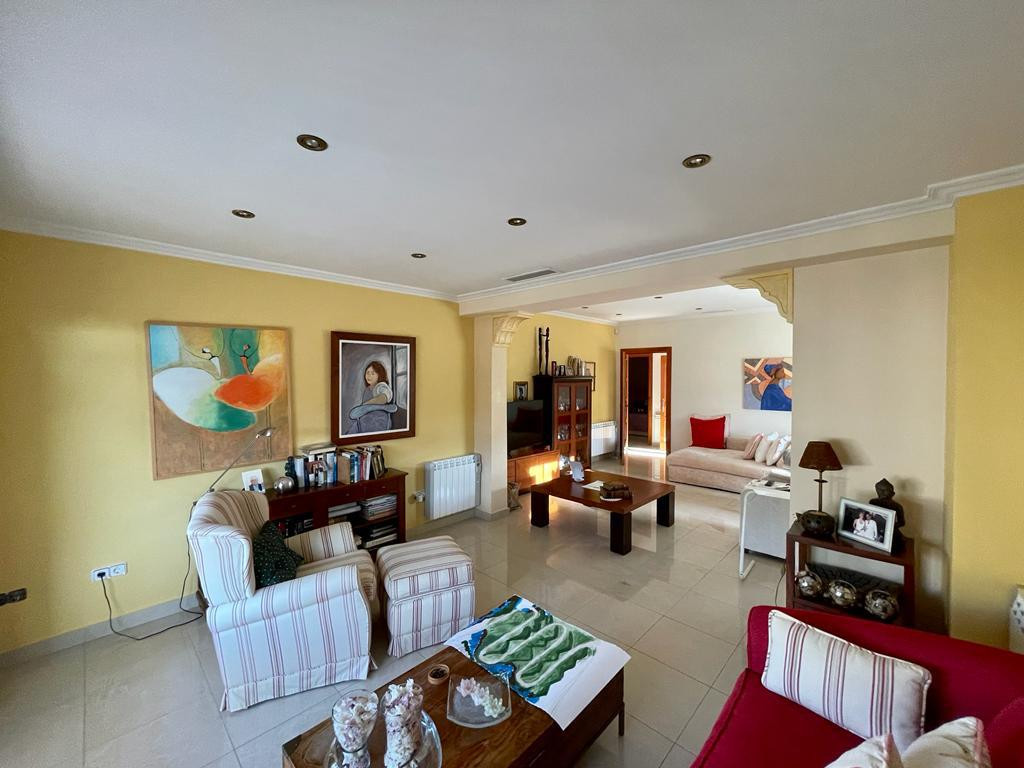 For sale - 7 Bedroom 4 Bathroom House - Detached Villa in Albatera - Albatera Centro  - Alicante