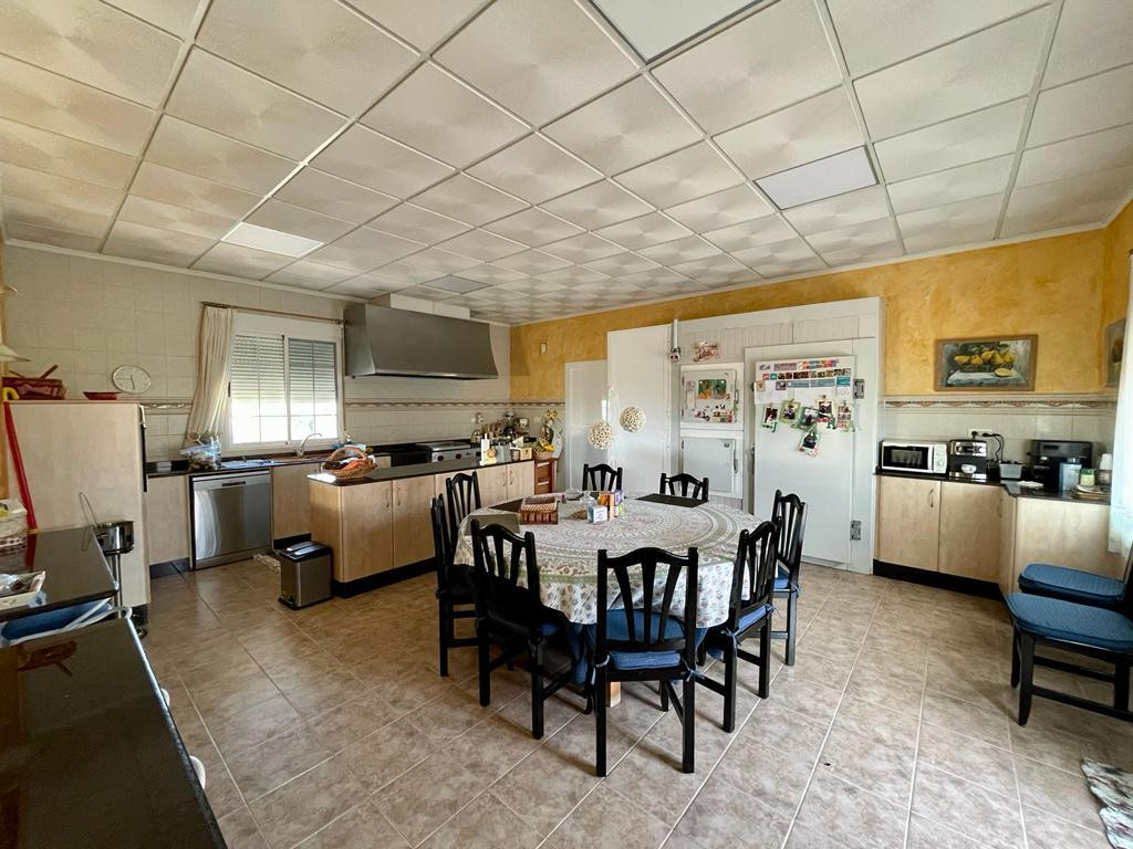 For sale - 7 Bedroom 4 Bathroom House - Detached Villa in Albatera - Albatera Centro  - Alicante