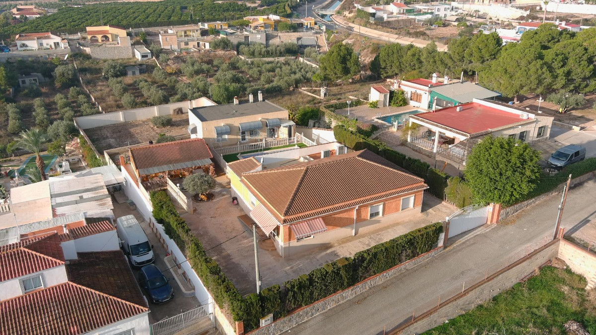 For sale - 7 Bedroom 4 Bathroom House - Detached Villa in Albatera - Albatera Centro  - Alicante