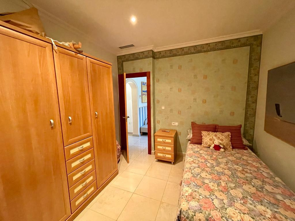 For sale - 7 Bedroom 4 Bathroom House - Detached Villa in Albatera - Albatera Centro  - Alicante