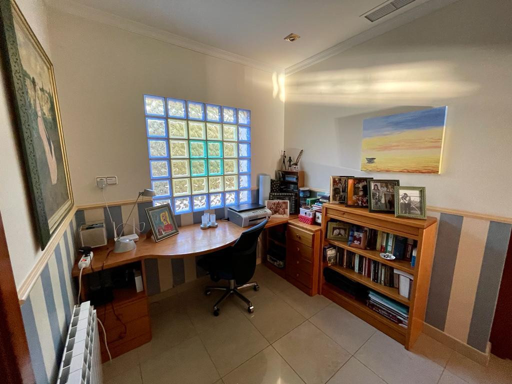 For sale - 7 Bedroom 4 Bathroom House - Detached Villa in Albatera - Albatera Centro  - Alicante