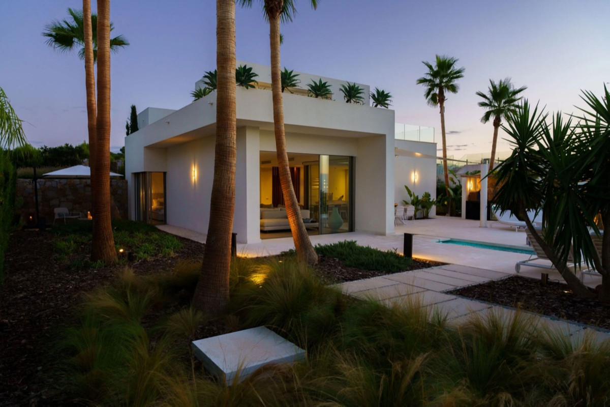 For sale - 5 Bedroom 3 Bathroom House - Detached Villa in Orihuela - Las Colinas Golf  - Alicante