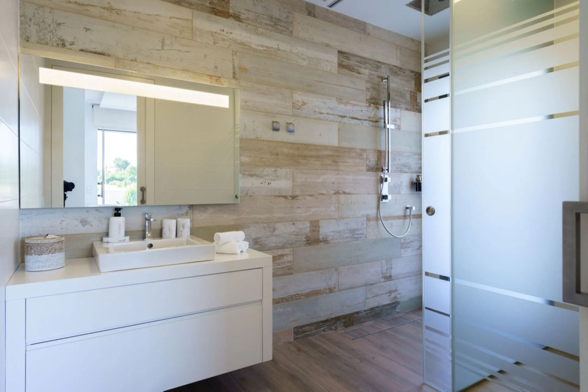 For sale - 5 Bedroom 3 Bathroom House - Detached Villa in Orihuela - Las Colinas Golf  - Alicante