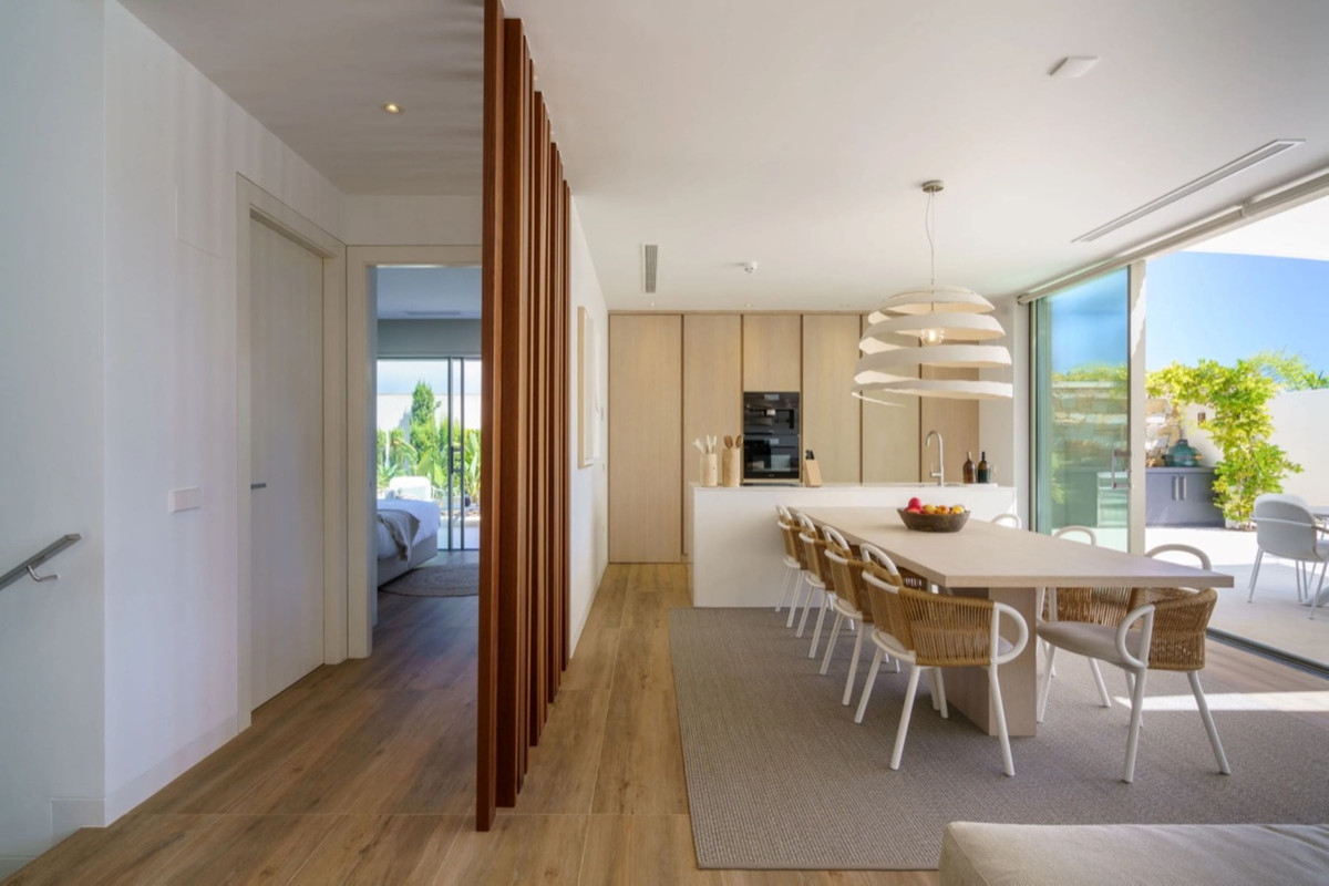 For sale - 5 Bedroom 3 Bathroom House - Detached Villa in Orihuela - Las Colinas Golf  - Alicante