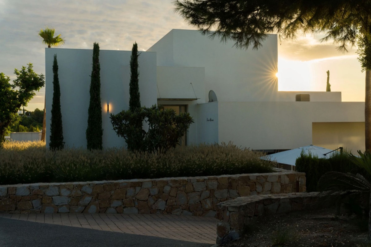 For sale - 5 Bedroom 3 Bathroom House - Detached Villa in Orihuela - Las Colinas Golf  - Alicante