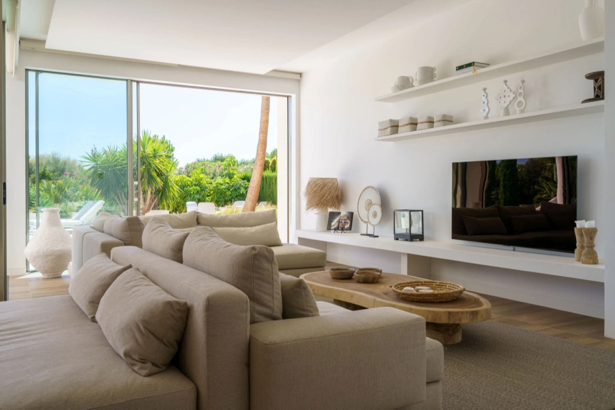 For sale - 5 Bedroom 3 Bathroom House - Detached Villa in Orihuela - Las Colinas Golf  - Alicante