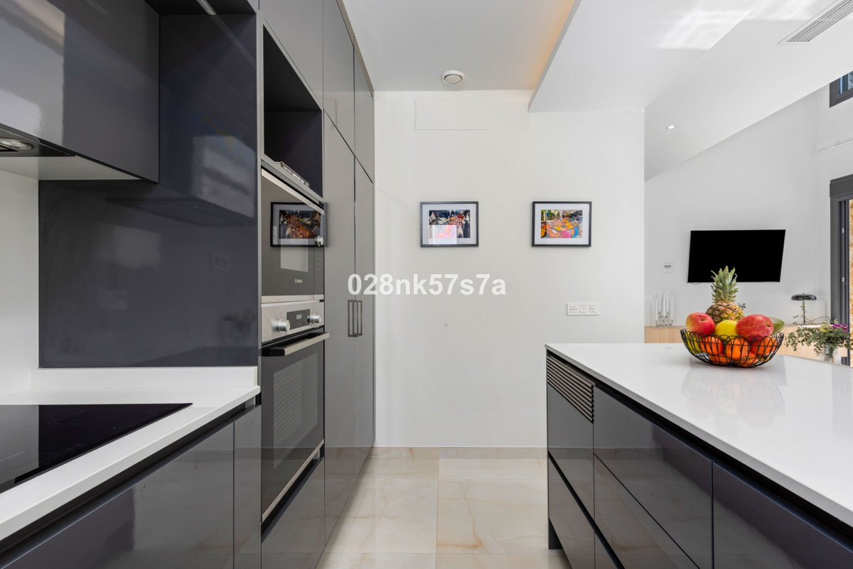 For sale - 4 Bedroom 4 Bathroom House - Detached Villa in Orihuela - Lomas De Campoamor  - Alicante