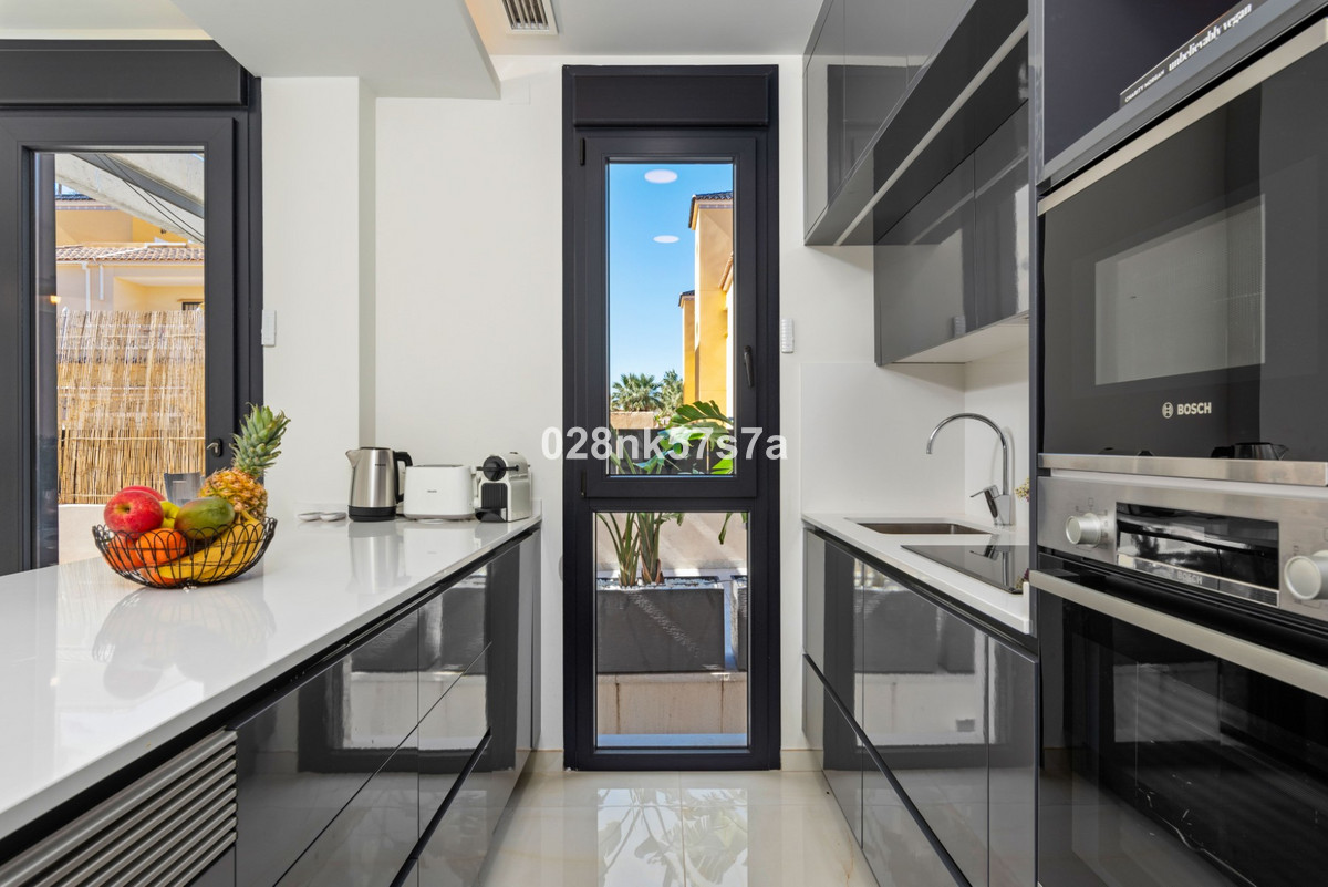 For sale - 4 Bedroom 4 Bathroom House - Detached Villa in Orihuela - Lomas De Campoamor  - Alicante