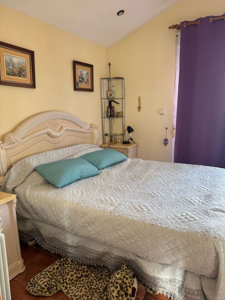 For sale - 4 Bedroom 3 Bathroom House - Detached Villa in Orihuela - La Zenia  - Alicante